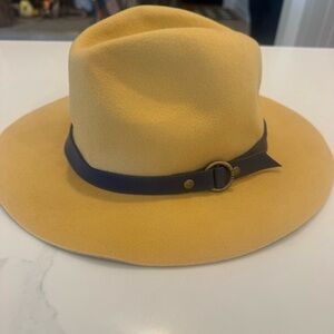 Frye Tan Wool Fedora with Navy Blue Band Bronze buckle OS